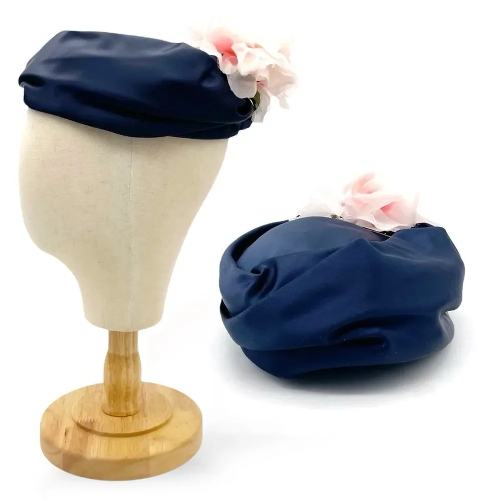 Vintage 1950s Navy Blue Hat Pink Flower Trim Size 22 1/2 Pillbox Fascinator - Picture 2 of 15